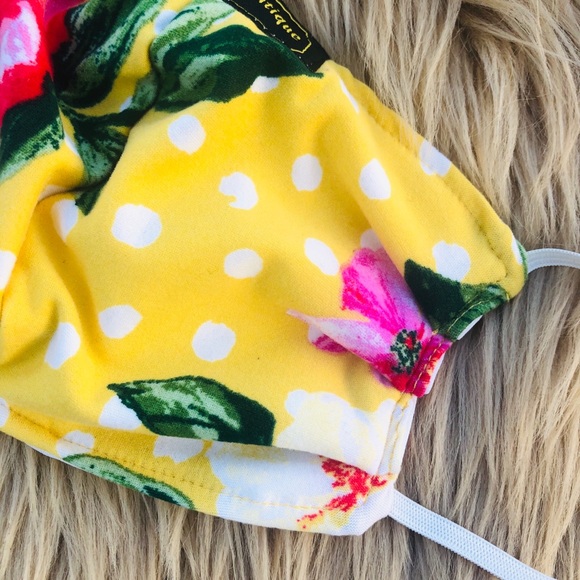 💛Yellow Dots Mask - Picture 2 of 3